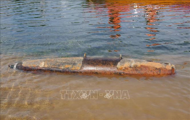 Desechan de forma segura bomba restante de la época de guerra en Vietnam ảnh 1 Desechan de forma segura bomba restante de la época de guerra en Vietnam ảnh 1