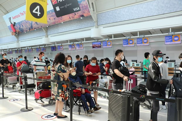 Más de 340 ciudadanos vietnamitas regresan al país de Canadá ảnh 1