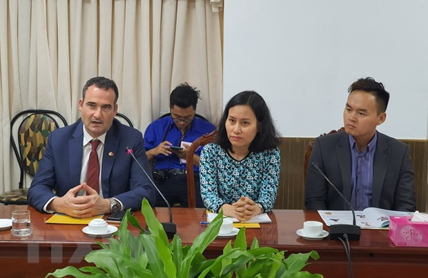 Buscan empresas canadienses oportunidades de cooperación en ciudad vietnamita ảnh 1