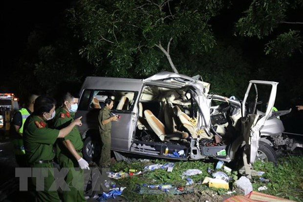 Ocho muertos y siete heridos en accidente de tránsito en provincia vietnamita de Binh Thuan ảnh 1 Ocho muertos y siete heridos en accidente de tránsito en provincia vietnamita de Binh Thuan ảnh 1