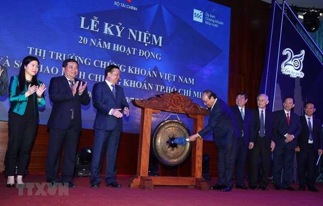Premier de Vietnam ratifica política consecuente de priorizar desarrollo del mercado bursátil ảnh 1 Premier de Vietnam ratifica política consecuente de priorizar desarrollo del mercado bursátil ảnh 1