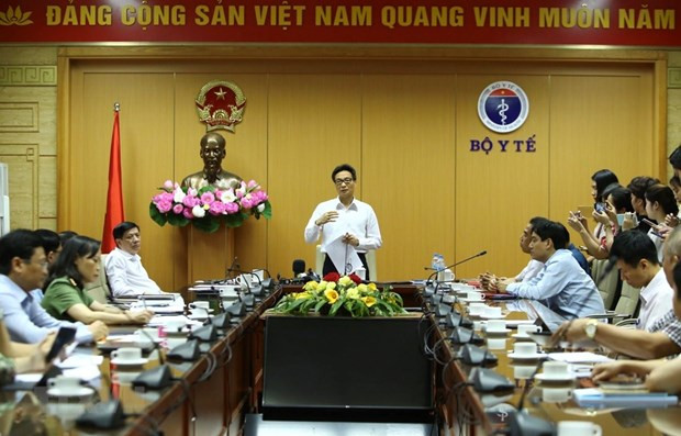 Vicepremier vietnamita pide alerta y preparación ante evolución de COVID-19 ảnh 1 Vicepremier vietnamita pide alerta y preparación ante evolución de COVID-19 ảnh 1