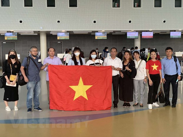 Regresan a casa ciudadanos vietnamitas varados en África y Europa por coronavirus ảnh 1 Regresan a casa ciudadanos vietnamitas varados en África y Europa por coronavirus ảnh 1