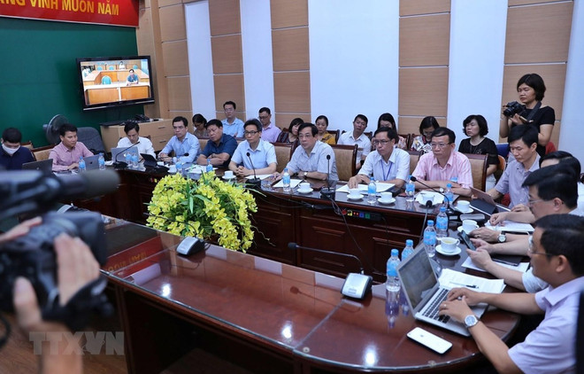 Instan al sistema hospitalario de Vietnam a incrementar la vigilancia ante el COVID-19 ảnh 1