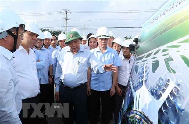 Premier de Vietnam exige acelerar liberación de terreno para construcción de aeropuerto Long Thanh ảnh 1 Premier de Vietnam exige acelerar liberación de terreno para construcción de aeropuerto Long Thanh ảnh 1