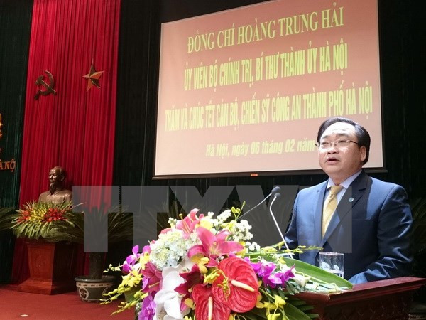 Felicita líder capitalino a fuerzas policiacas por el Tet ảnh 1 Felicita líder capitalino a fuerzas policiacas por el Tet ảnh 1