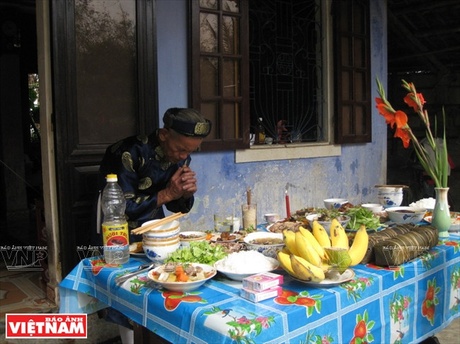 Viet Nam: Ofrendas para ancestros ảnh 1 Viet Nam: Ofrendas para ancestros ảnh 1