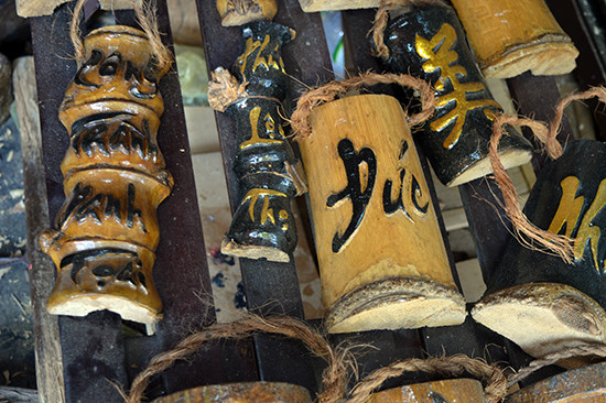 Grabado sobre bambú en villa de Hoi An ảnh 1