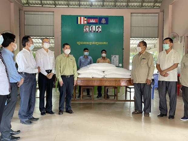 Médicos vietnamitas se incorporan a lucha contra COVID-19 en Camboya ảnh 1 Médicos vietnamitas se incorporan a lucha contra COVID-19 en Camboya ảnh 1
