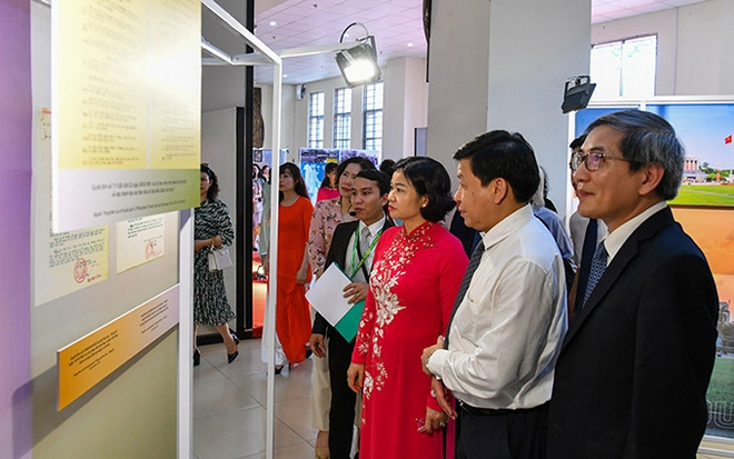 Inauguran en Hanoi exposición 'Ba Dinh, Historia, renovación y desarrollo' ảnh 1 Inauguran en Hanoi exposición 'Ba Dinh, Historia, renovación y desarrollo' ảnh 1