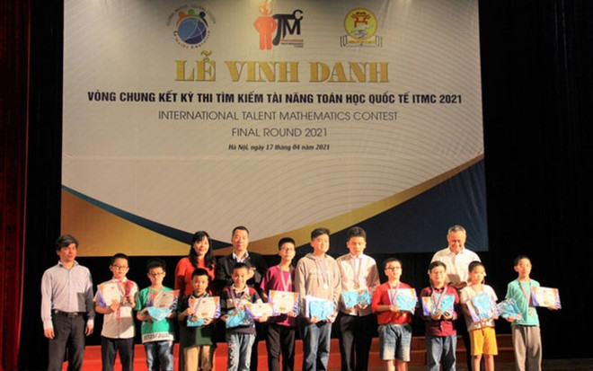 Estudiantes vietnamitas ganan 16 medallas de oro en concurso internacional de matemáticas ảnh 1 Estudiantes vietnamitas ganan 16 medallas de oro en concurso internacional de matemáticas ảnh 1