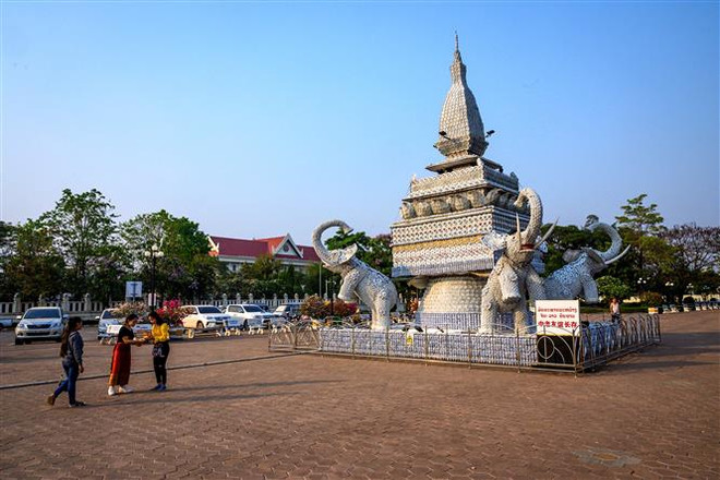 Laos impone bloqueo en Vientiane en medio de creciente ola de COVID-19 ảnh 1 Laos impone bloqueo en Vientiane en medio de creciente ola de COVID-19 ảnh 1