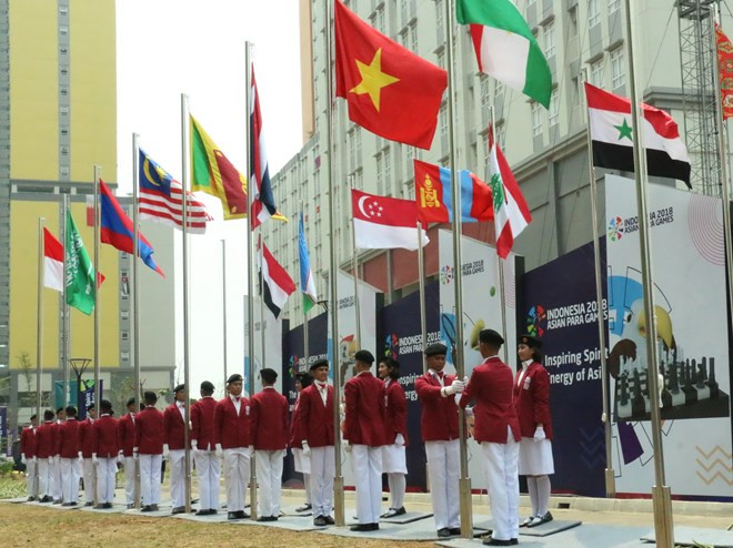 Ya ondea en Indonesia bandera vietnamita en ocasión de Juegos Paralímpicos de Asia ảnh 1