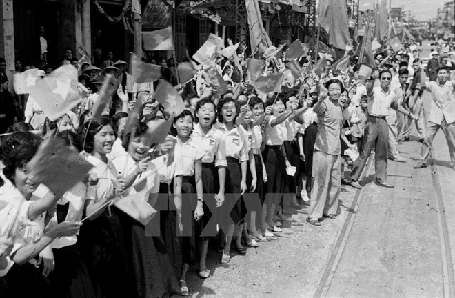 Exposición marca 64 aniversario de la liberación de Hanoi ảnh 1 Exposición marca 64 aniversario de la liberación de Hanoi ảnh 1
