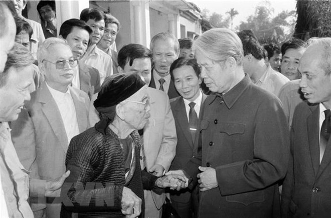 Rinden tributo en el extranjero a exsecretario general del Partido Comunista de Vietnam ảnh 1 Rinden tributo en el extranjero a exsecretario general del Partido Comunista de Vietnam ảnh 1