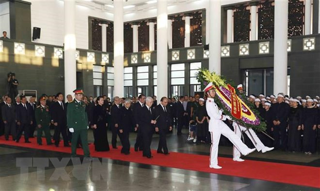 Inician acto fúnebre en homenaje a Do Muoi, exsecretario general del Partido Comunista de Vietnam ảnh 1