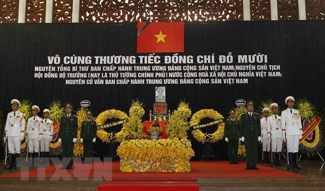 Efectúan homenaje póstumo a Do Muoi, exsecretario general del Partido Comunista de Vietnam ảnh 1