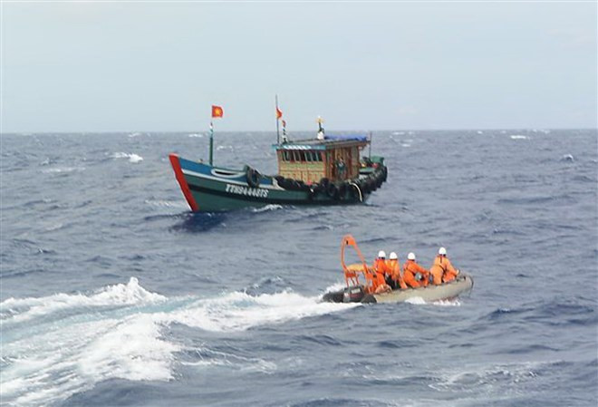 Pescadores vietnamitas equipados con conocimientos sobre ley de explotación marítima ảnh 1