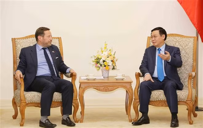 Reino Unido ayudará la construcción de ciudades inteligentes en Vietnam ảnh 1