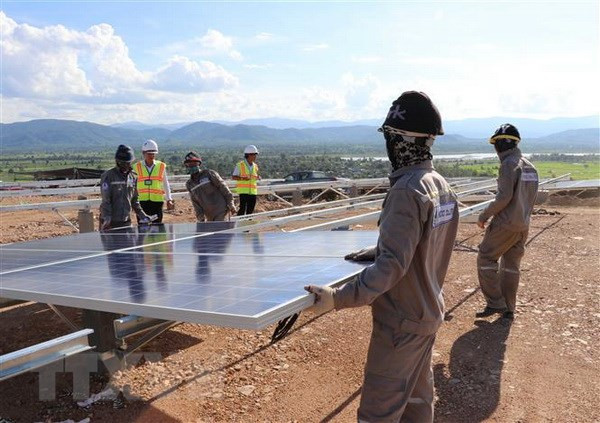 Invierten cerca de mil millones de dólares en proyectos de energía solar en provincia survietnamita ảnh 1 Invierten cerca de mil millones de dólares en proyectos de energía solar en provincia survietnamita ảnh 1