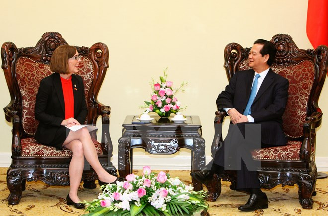 Premier vietnamita recibe a gobernadora del estado de Oregon ảnh 1 Premier vietnamita recibe a gobernadora del estado de Oregon ảnh 1
