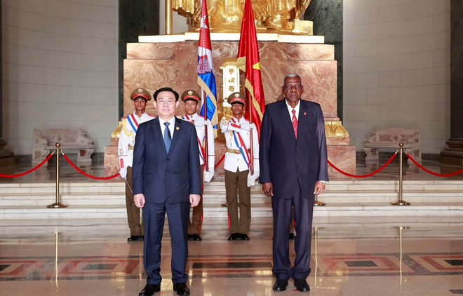 Visita a Cuba del líder parlamentario vietnamita fue un éxito más allá de las expectativas ảnh 1 Visita a Cuba del líder parlamentario vietnamita fue un éxito más allá de las expectativas ảnh 1