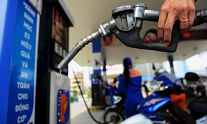 Prevén reajuste a la baja de precios de gasolina en Vietnam ảnh 1