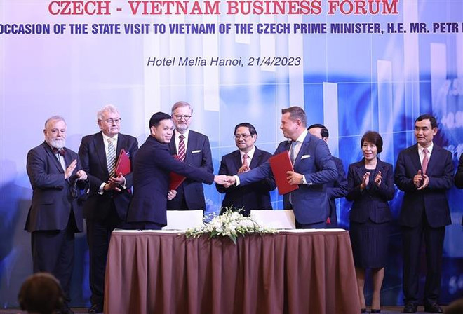Vietnam considera a República Checa como socio prioritario, afirma premier ảnh 3 Vietnam considera a República Checa como socio prioritario, afirma premier ảnh 3