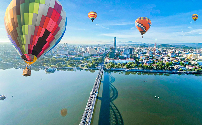 Efectúan festival de globos aerostáticos en la ciudad de Quy Nhon ảnh 1