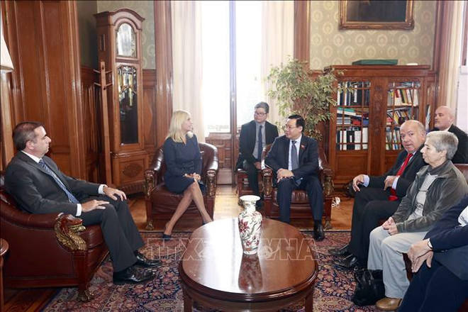 Vietnam y Uruguay intensifican los lazos legislativos ảnh 1 Vietnam y Uruguay intensifican los lazos legislativos ảnh 1