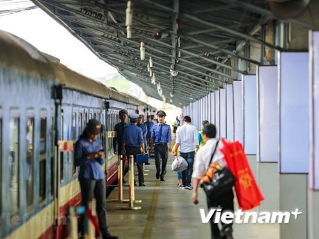 Transportistas vietnamitas se preparan para atender demanda en feriados de fines de abril ảnh 2 Transportistas vietnamitas se preparan para atender demanda en feriados de fines de abril ảnh 2