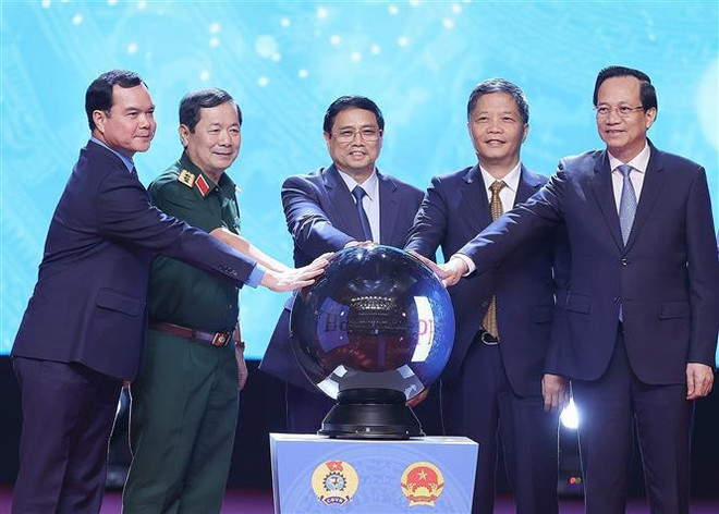 Premier de Vietnam exhorta a garantizar bienestar de empleados ảnh 1 Premier de Vietnam exhorta a garantizar bienestar de empleados ảnh 1