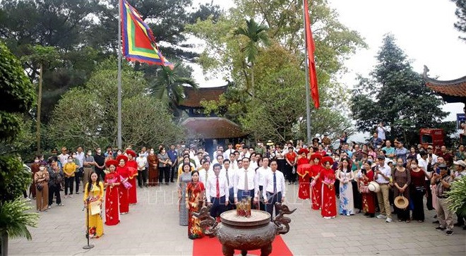 Efectúan ceremonia de tributo a ancestros legendarios en Phu Tho ảnh 1 Efectúan ceremonia de tributo a ancestros legendarios en Phu Tho ảnh 1