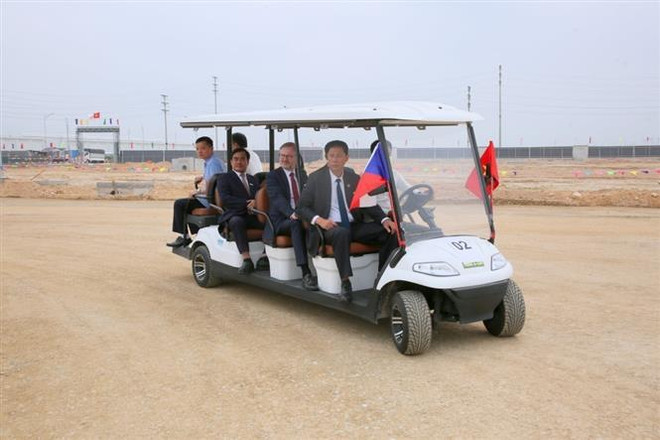 Premier checo visita planta de automóviles de Škoda Auto en localidad vietnamita ảnh 1 Premier checo visita planta de automóviles de Škoda Auto en localidad vietnamita ảnh 1
