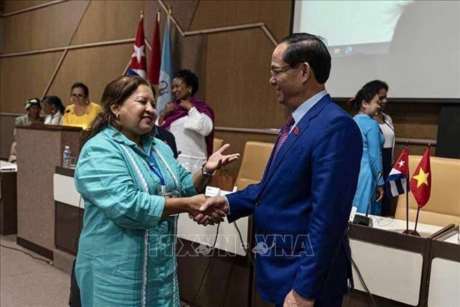 Vicepresidente del Parlamento vietnamita elogia aportes de mujeres cubanas a causa revolucionaria ảnh 1 Vicepresidente del Parlamento vietnamita elogia aportes de mujeres cubanas a causa revolucionaria ảnh 1