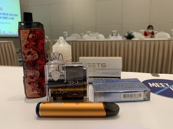 Buscan limitar y prevenir la venta y uso de cigarrillos nuevos en Vietnam ảnh 1