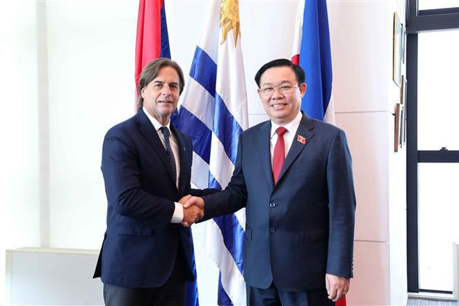 Titular del Parlamento vietnamita se reúne con presidente uruguayo ảnh 1 Titular del Parlamento vietnamita se reúne con presidente uruguayo ảnh 1
