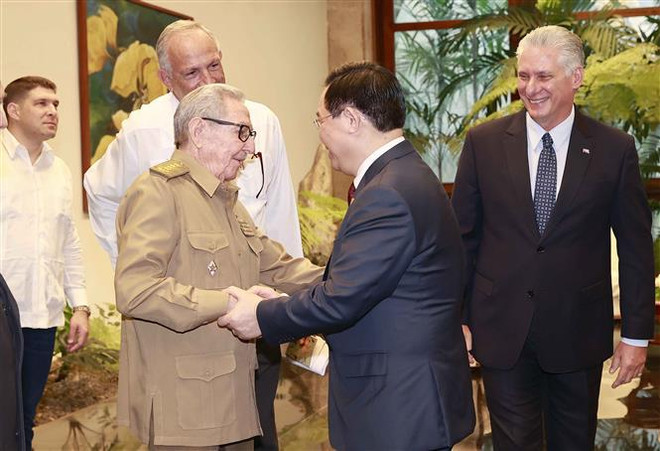 Titular del Legislativo vietnamita se entrevista con dirigentes cubanos ảnh 2 Titular del Legislativo vietnamita se entrevista con dirigentes cubanos ảnh 2