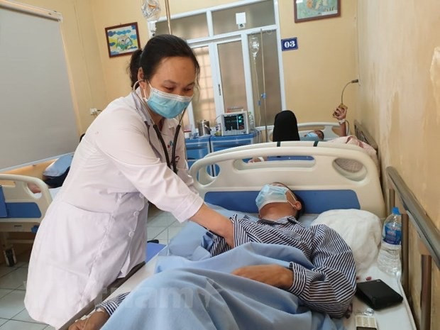 Intensifican cooperación en mejorar atención de salud para pobladores ảnh 1 Intensifican cooperación en mejorar atención de salud para pobladores ảnh 1