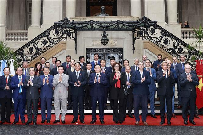 Titular del Parlamento vietnamita asiste al Foro empresarial Vietnam-Argentina ảnh 2 Titular del Parlamento vietnamita asiste al Foro empresarial Vietnam-Argentina ảnh 2