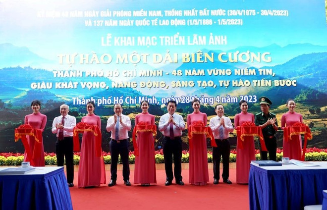 Abren en Ciudad Ho Chi Minh exposición sobre belleza de las fronteras vietnamitas ảnh 1 Abren en Ciudad Ho Chi Minh exposición sobre belleza de las fronteras vietnamitas ảnh 1