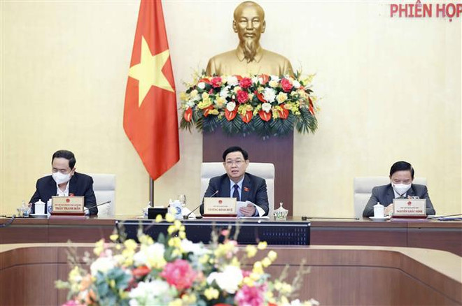 Adoptan Resolución sobre sesiones de interpelación del Comité Permanente del Parlamento vietnamita ảnh 1 Adoptan Resolución sobre sesiones de interpelación del Comité Permanente del Parlamento vietnamita ảnh 1