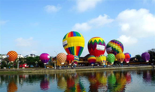 Inauguran festival de globos aerostáticos en ciudad antigua vietnamita ảnh 2 Inauguran festival de globos aerostáticos en ciudad antigua vietnamita ảnh 2