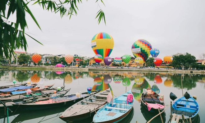 Inauguran festival de globos aerostáticos en ciudad antigua vietnamita ảnh 1 Inauguran festival de globos aerostáticos en ciudad antigua vietnamita ảnh 1