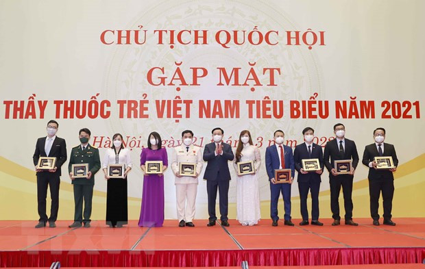 Exhortan a médicos vietnamitas a mejorar eficiencia de sus actividades ảnh 1 Exhortan a médicos vietnamitas a mejorar eficiencia de sus actividades ảnh 1