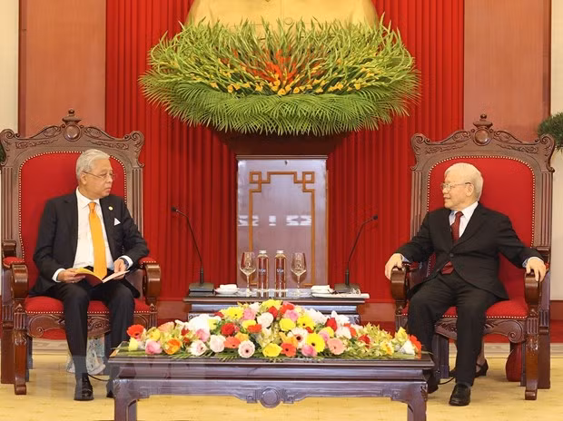 Máximo dirigente partidista de Vietnam recibe al primer ministro malasio ảnh 1
