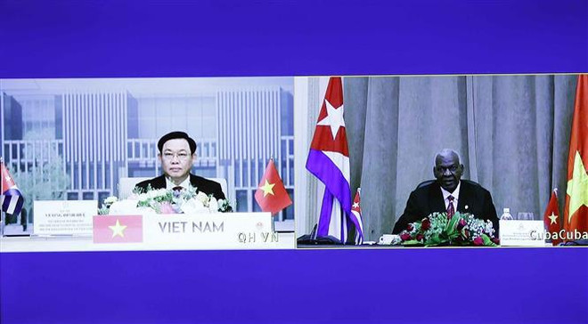 Presidente del Parlamento vietnamita sostiene conversaciones con su homólogo cubano ảnh 1 Presidente del Parlamento vietnamita sostiene conversaciones con su homólogo cubano ảnh 1