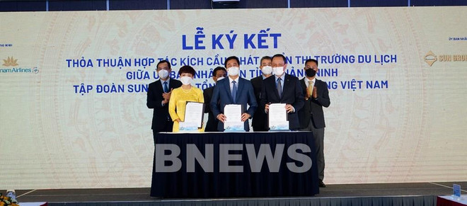 Firman acuerdo de cooperación para promover destino turístico de Quang Ninh ảnh 1 Firman acuerdo de cooperación para promover destino turístico de Quang Ninh ảnh 1