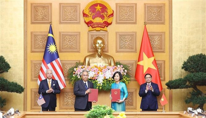 Primer ministro de Malasia concluye su visita oficial a Vietnam ảnh 2 Primer ministro de Malasia concluye su visita oficial a Vietnam ảnh 2