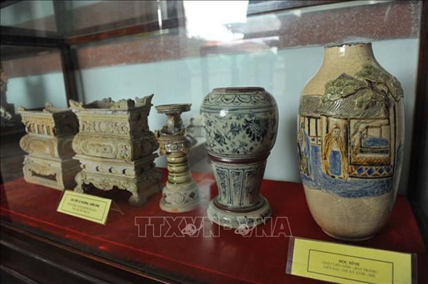 Exponen valiosos objetos de antigüedades en provincia vietnamita de Ninh Binh ảnh 1 Exponen valiosos objetos de antigüedades en provincia vietnamita de Ninh Binh ảnh 1